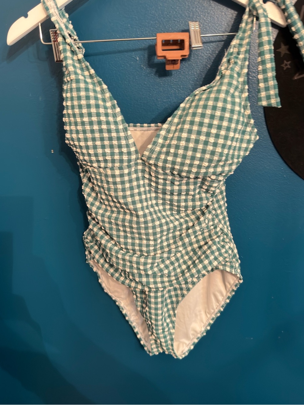Ellen Tracy green and white patterned blouse